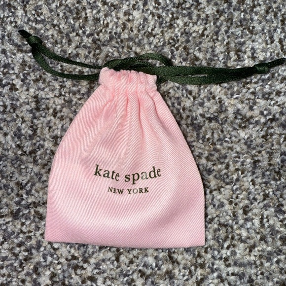 Kate spade faux pearl stud earrings with dust bag - Picture 5 of 5